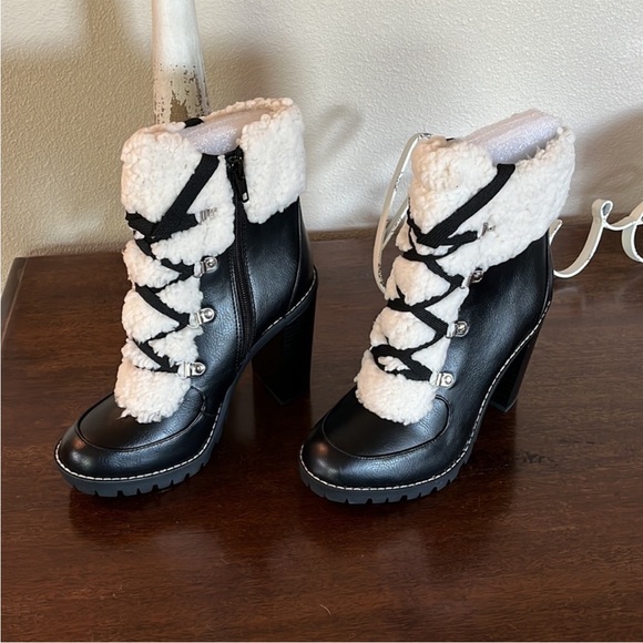 New In Box BCBGeneration Palli Hiker Heeled Lace Up Booties Faux Fur Sz 7 Black - Picture 2 of 7